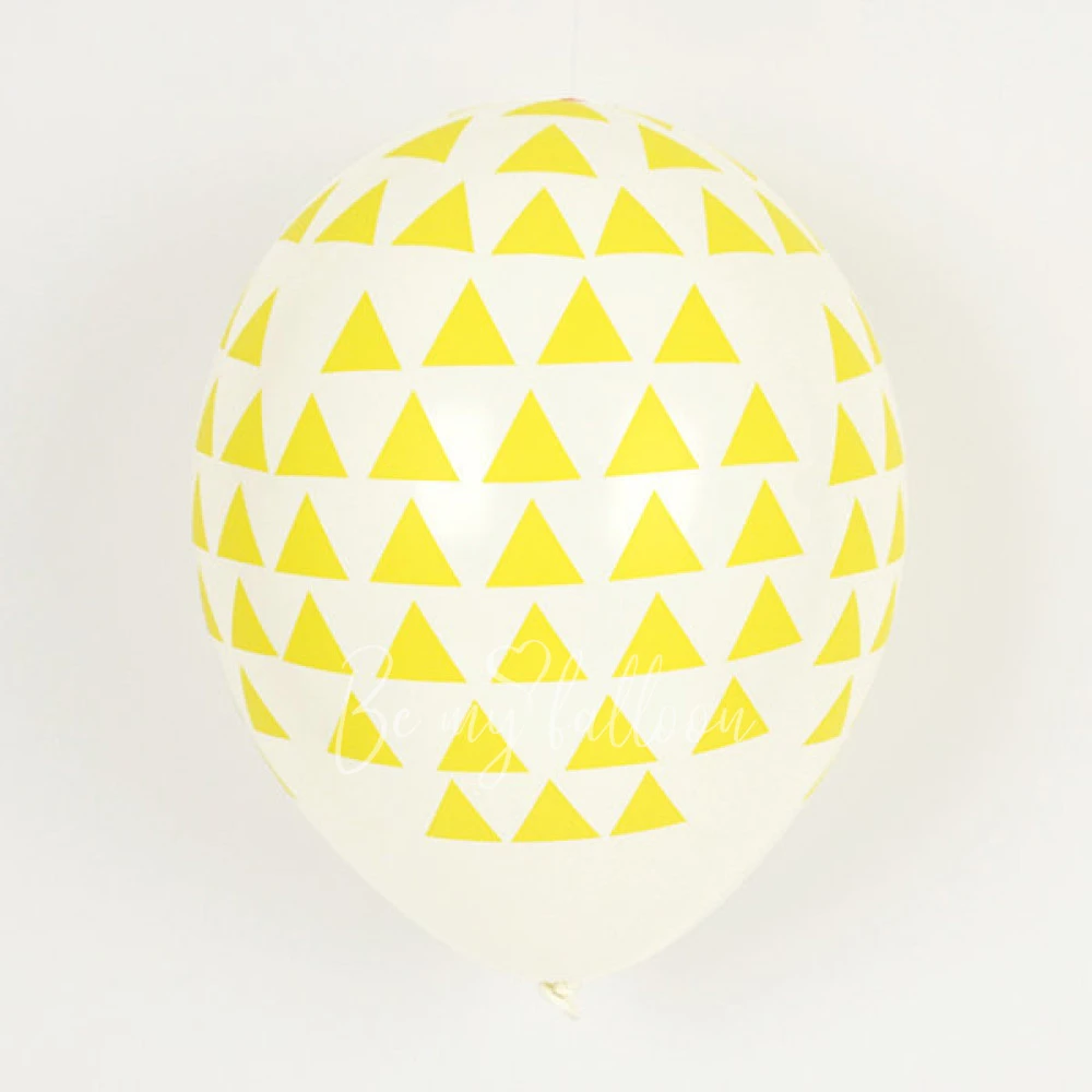 5 yellow triangles balloons