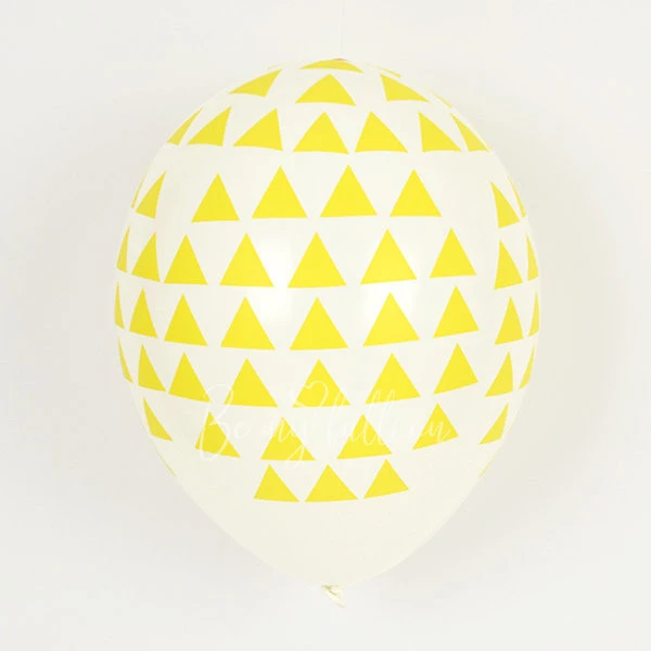 5 yellow triangles balloons