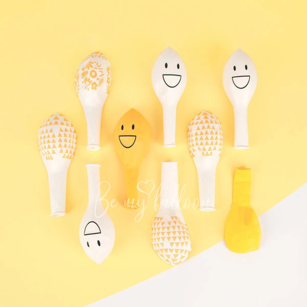 5 yellow triangles balloons