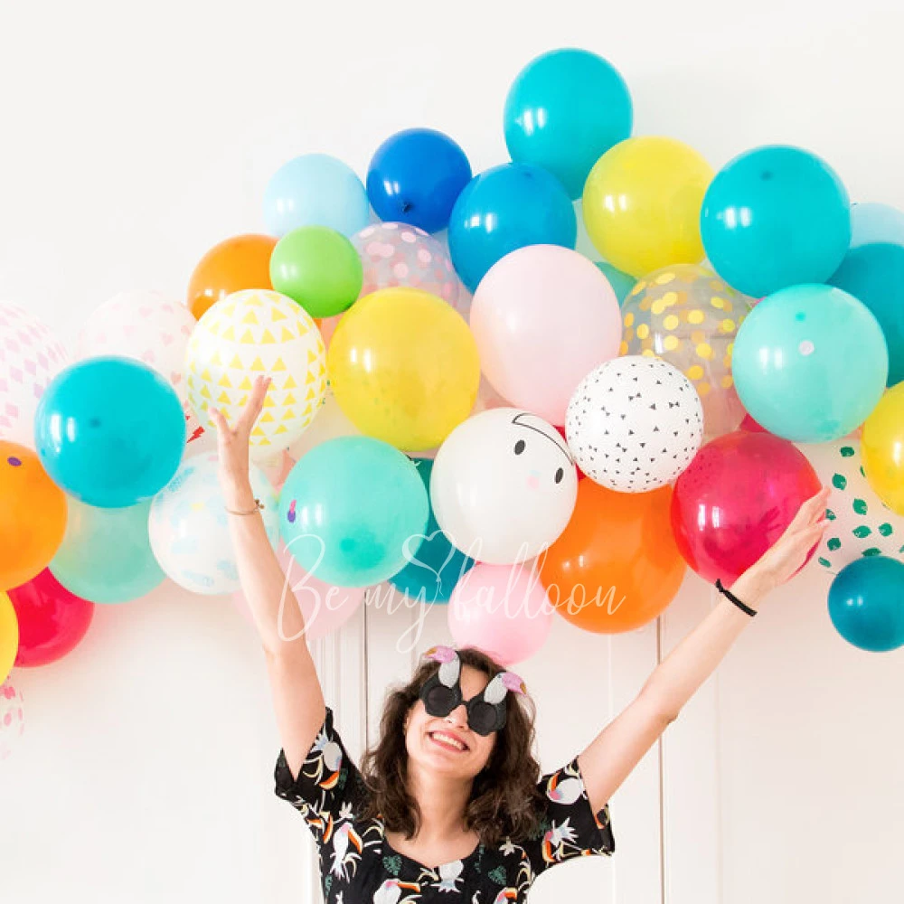 5 heart patterned balloons